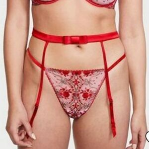 Victoria Secret's Rosebud Red bow garter belt XL/XXL